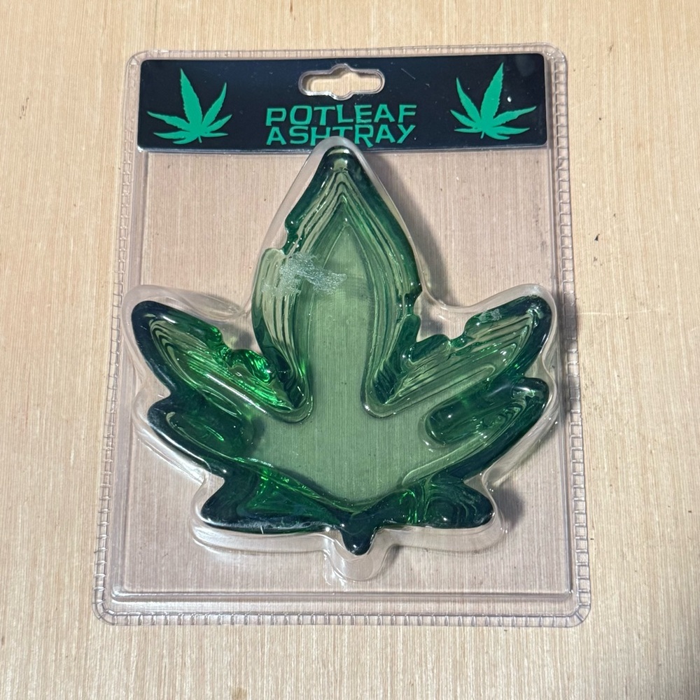 Kheper Games Potleaf Ashtray 2010 Brand New Sealed Green 4oz Read Description!